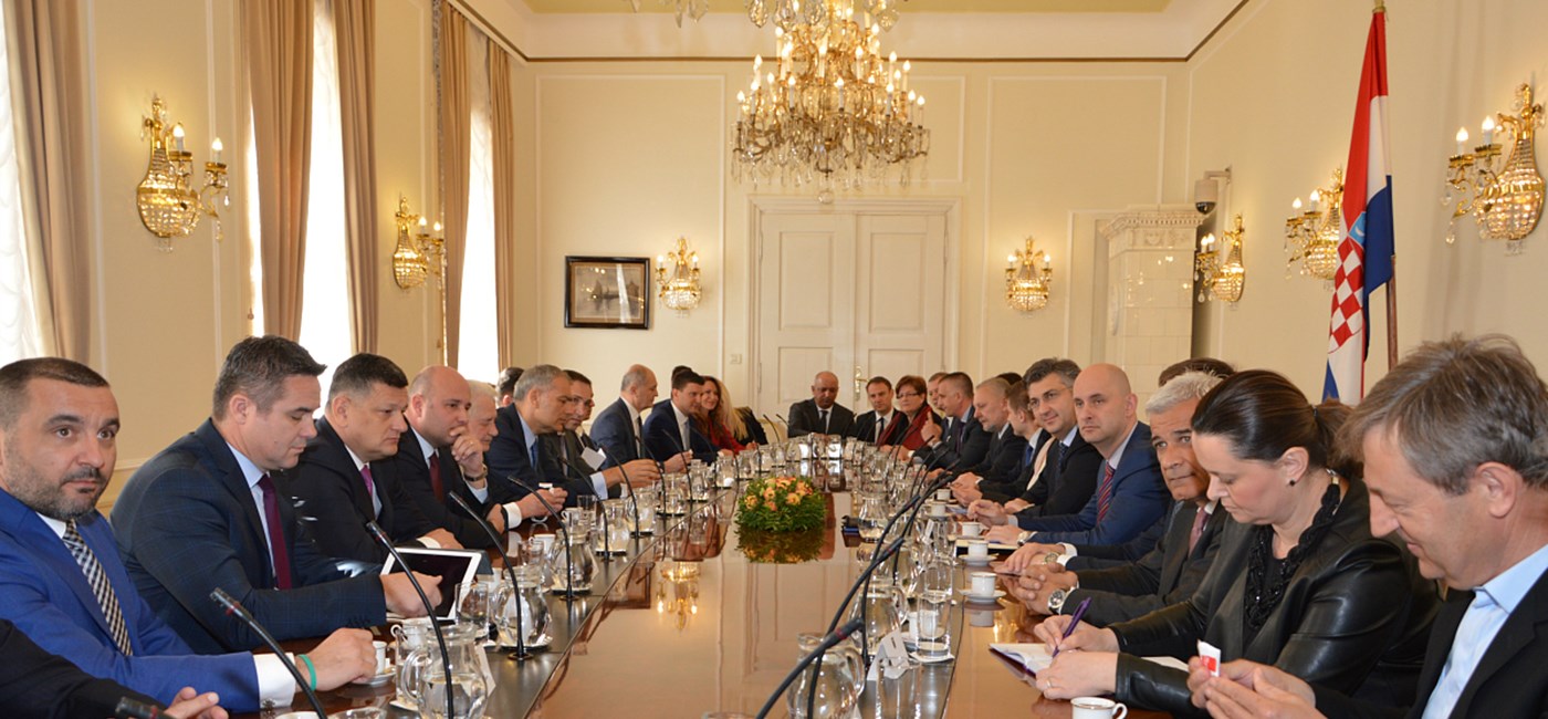 Premijer Plenković s dobavljačima Agrokora: Od danas kreće protok robe prema dućanima